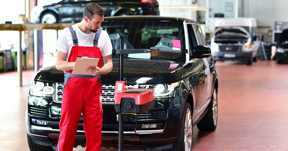 Controllo e manutenzione dei fari della tua auto sono importanti: non sottovalutarli.